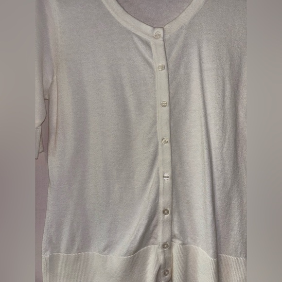 Merona Women's White Button Down Shirt - Picture 5 of 8